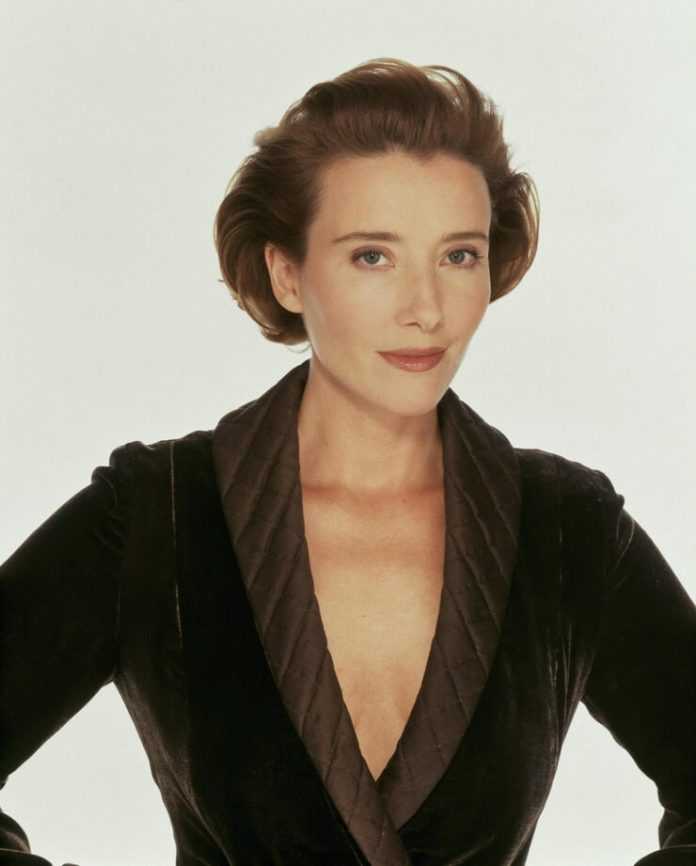 49 Nude Pictures Of Emma Thompson Which Demonstrate She Is The Hottest